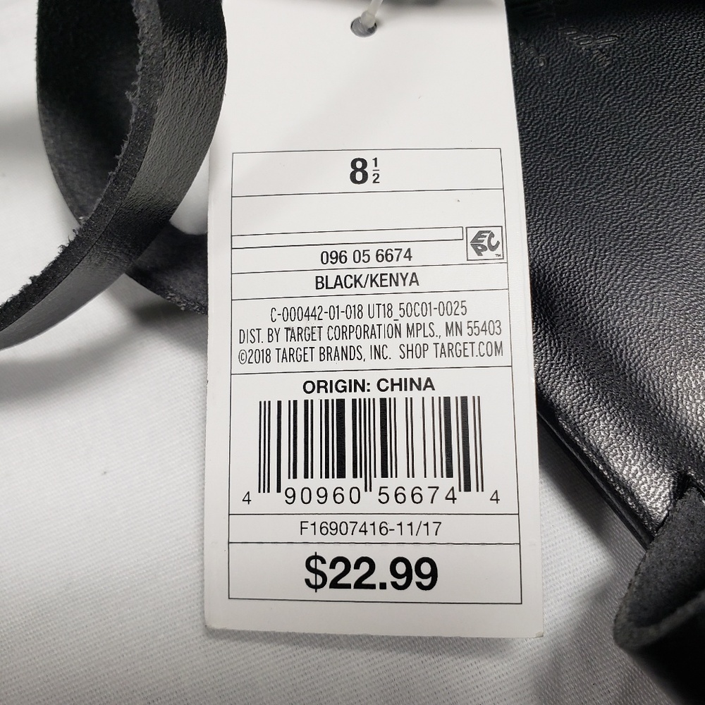 Universal Thread Black Sandals - Picture 2 of 8